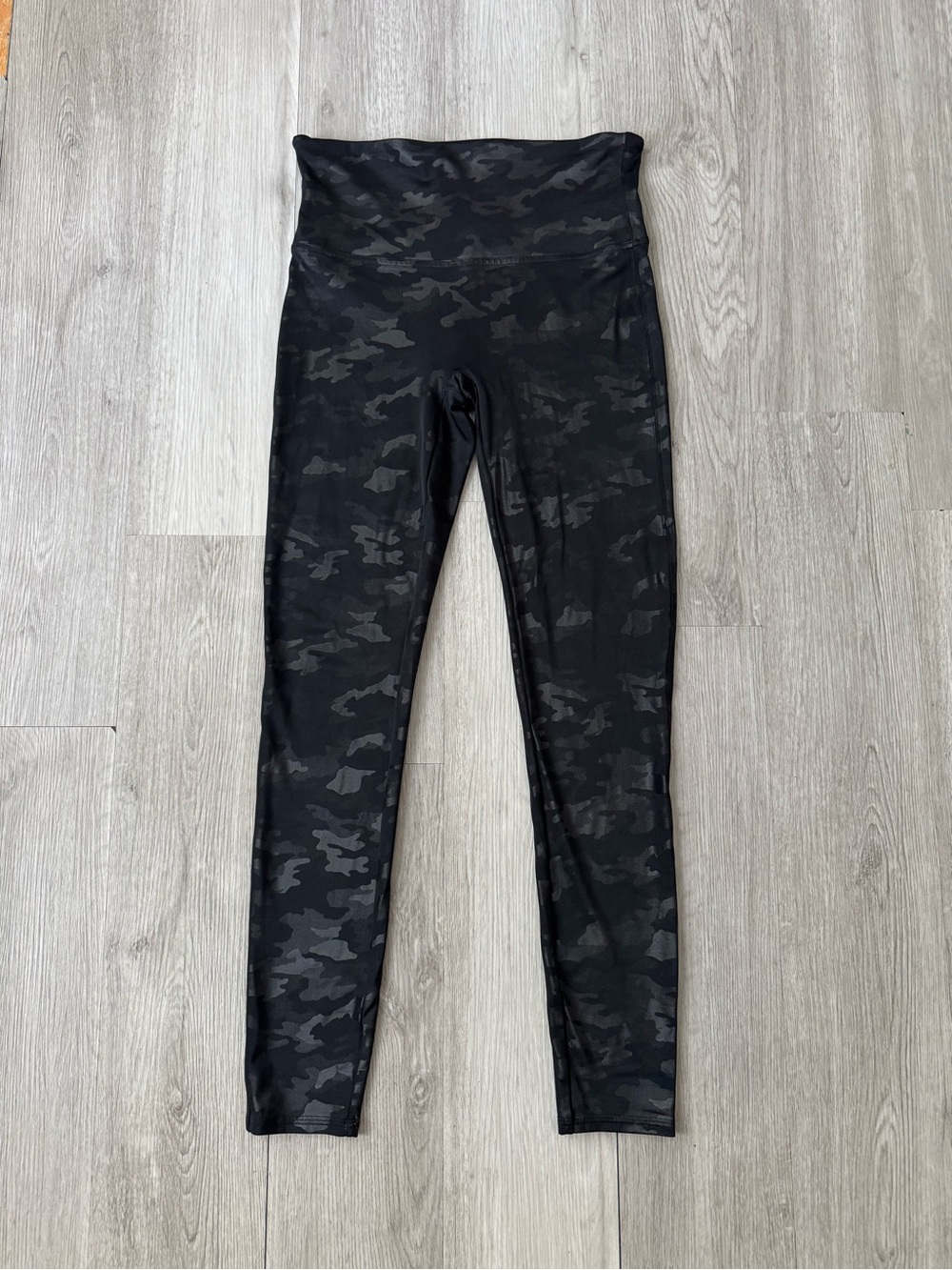 Spanx Women’s Camouflage Leggings Black Size Large Shaping High-Rise Compression